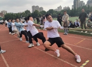 半岛体育APP-肉搏激战：中超球员斗志昂扬，场上争夺激烈的简单介绍